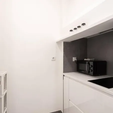 Historical Center Renewed Appartement